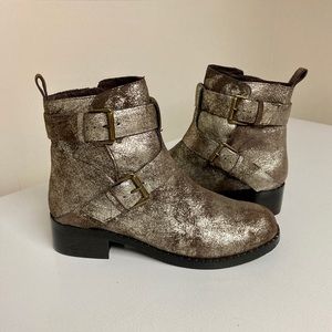 NWOT Gentle Souls by Kenneth Cole metallic leather moto boots